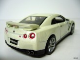 BBURAGO 1:32 2009 Nissan GT-R