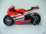 MAISTO 1:10 2011 Ducati Hayden