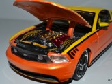 MAISTO 1:24 Ford Mustang GT 2011