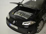 BBURAGO 1:18 Renault Megane Sport