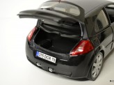 BBURAGO 1:18 Renault Megane Sport