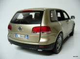 BBURAGO 1:18 Volkswagen Touareg