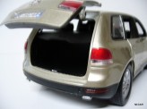 BBURAGO 1:18 Volkswagen Touareg