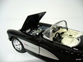 MAISTO 1:24 Chevrolet Corvette 1957