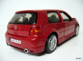 MAISTO 1:24 Volkswagen Golf R32