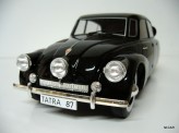 MODEL CAR GROUP 1:18 Tatra 87 1937